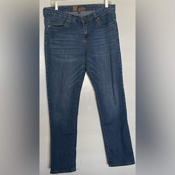 $7 JEANS! Women’s Kut Blue Jeans, size 8 - Picture 3 of 4